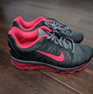 Women's Nike Air Max tennis shoes